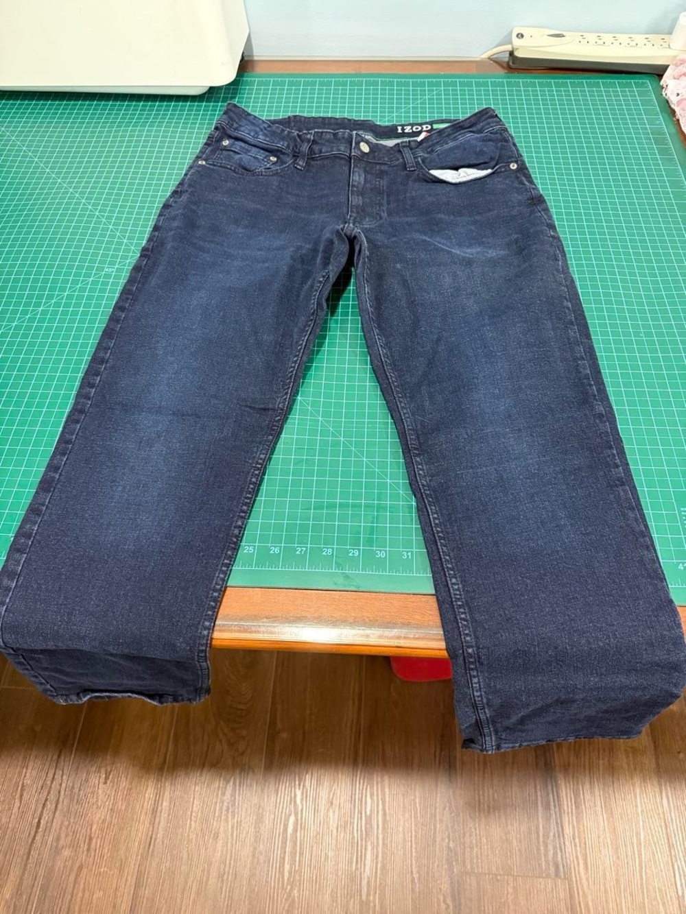Izod Men’s Navy Straight Leg Jeans